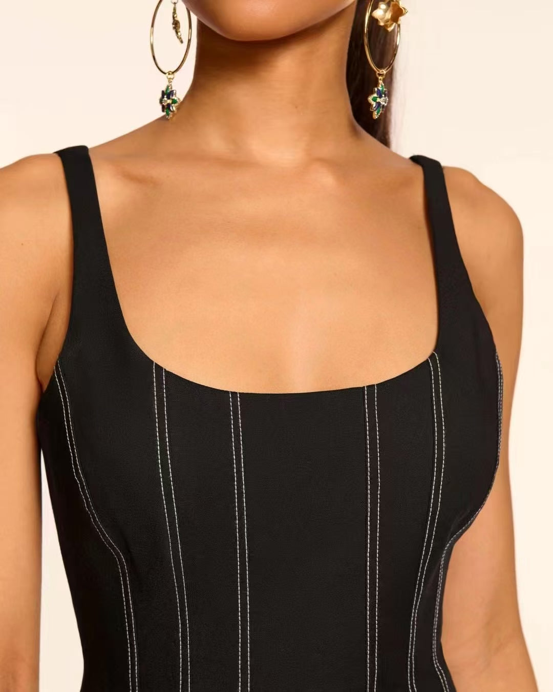 Sleeveless Scalloped Classic Dress