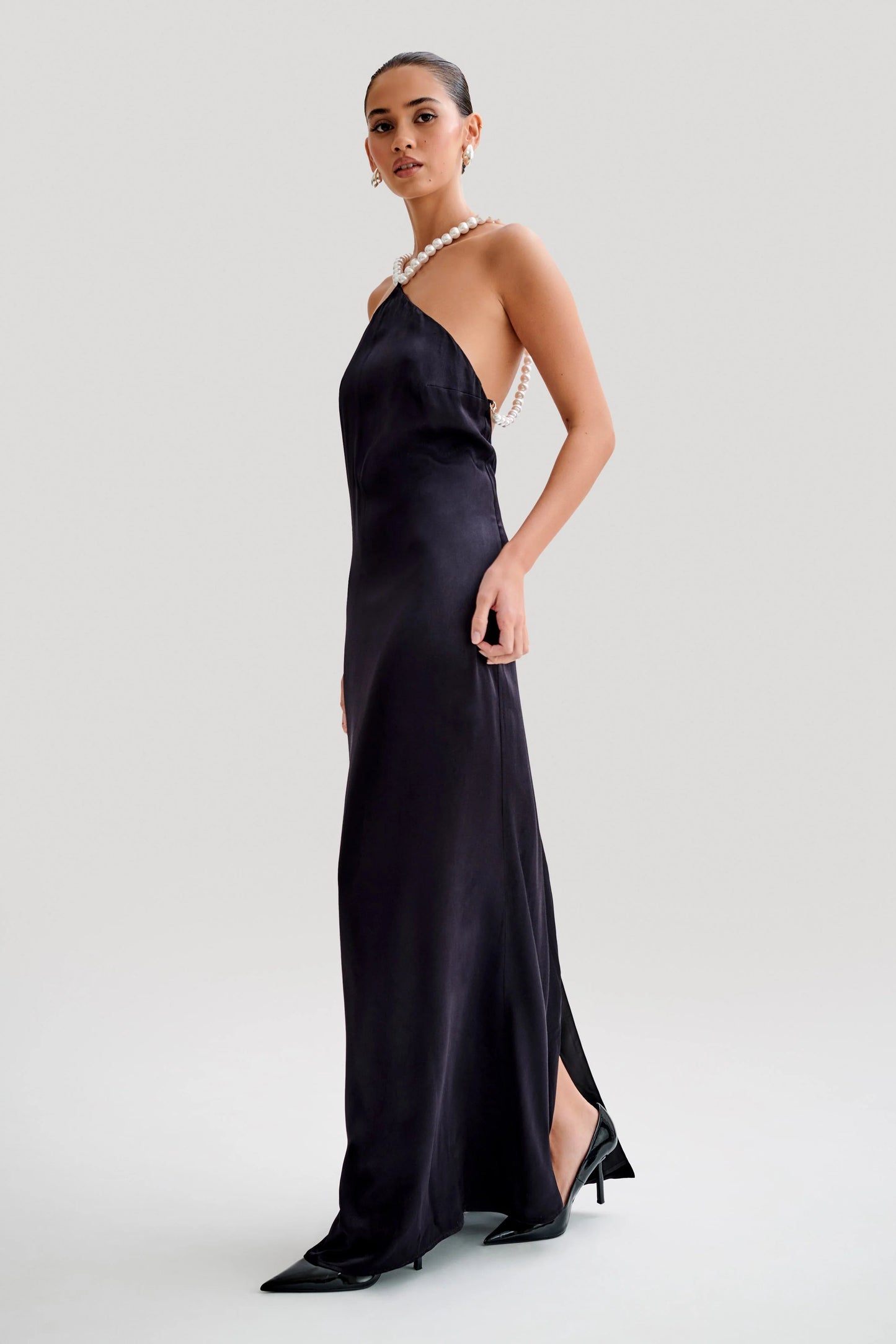 Elegant Pearl Backless Dress