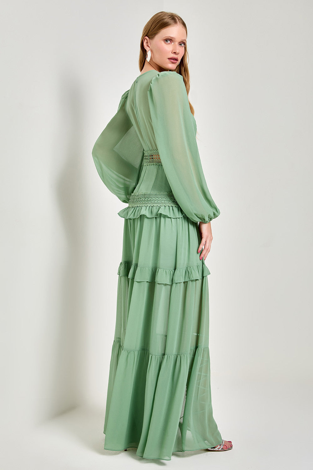 V - neck flounced maxi dress