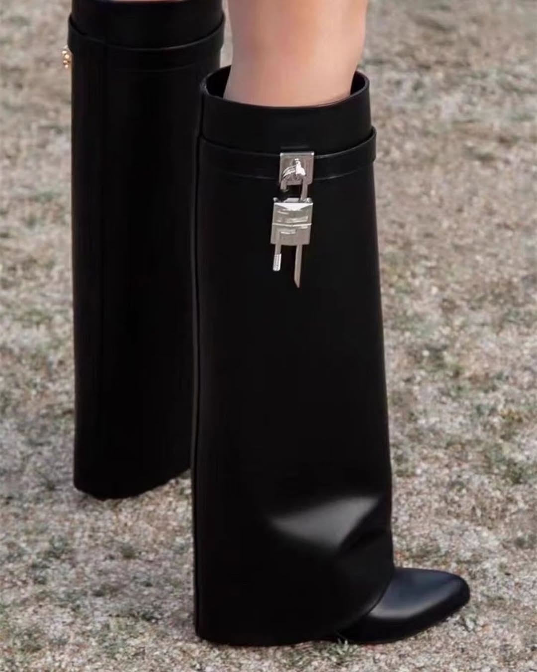 Women’s High Tube Riding Boots with Metal Buckle