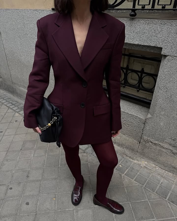 V-neck Single-Breasted Waist-Cinched Blazer