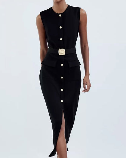 Sleeveless single-breasted dress