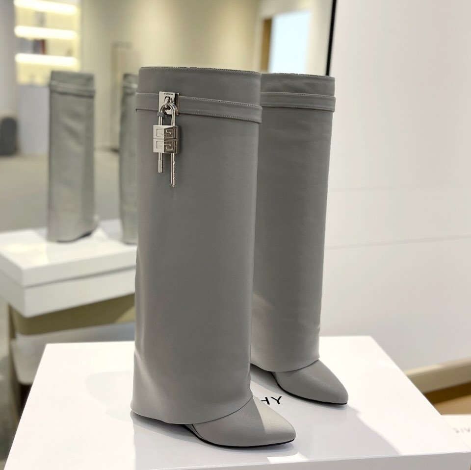 Women’s High Tube Riding Boots with Metal Buckle