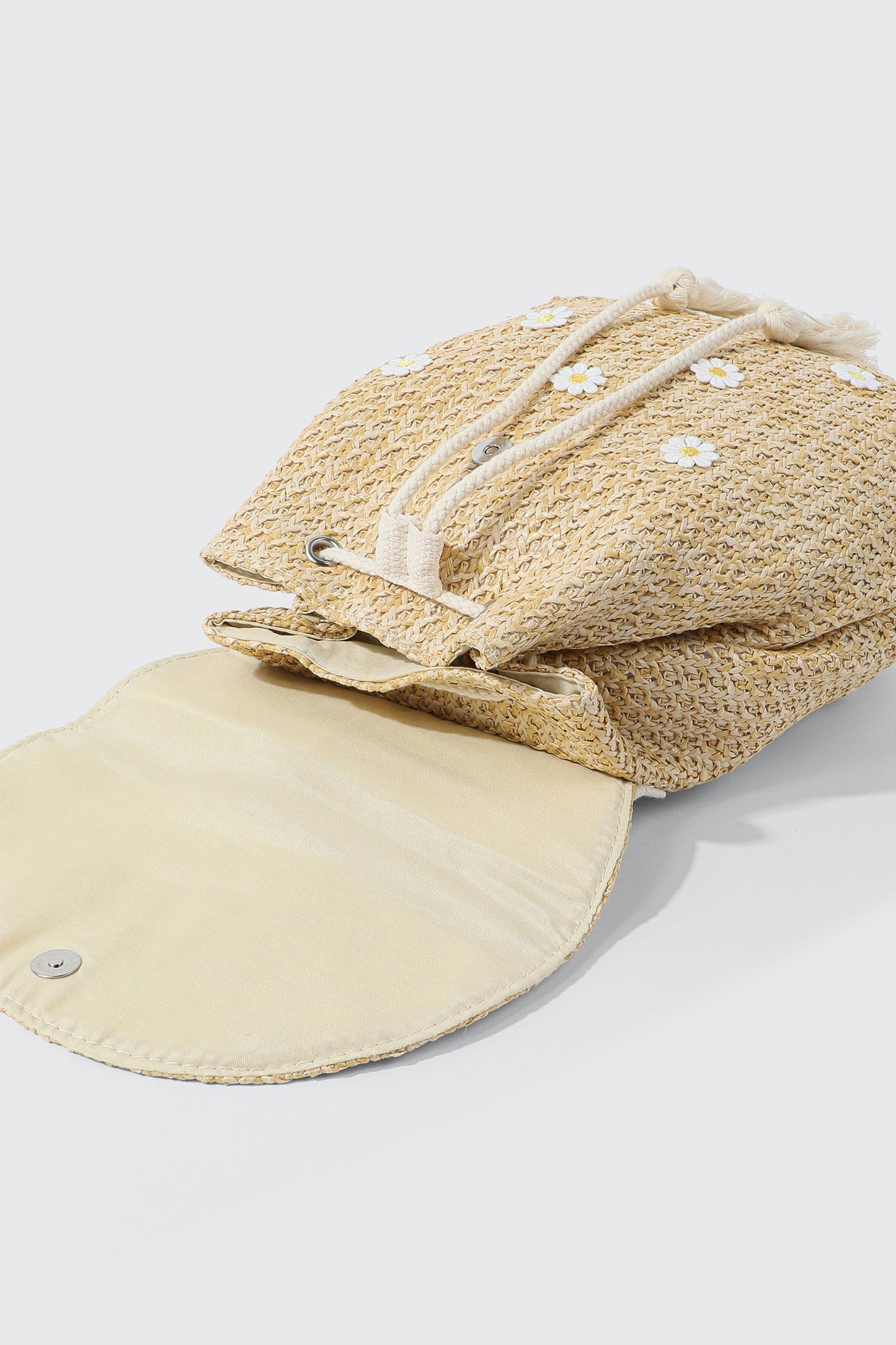 Daisy Embellished Woven Straw Backpack