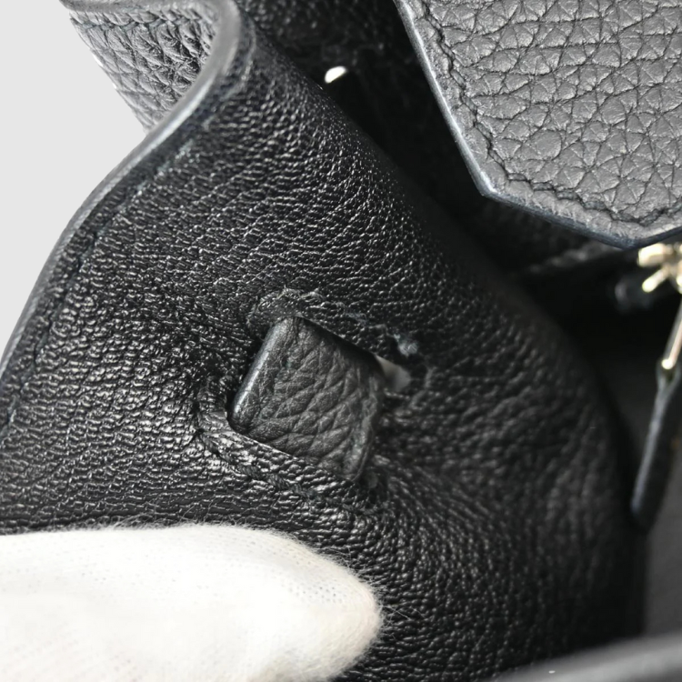 Chic Everyday Leather Tote